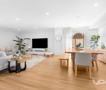 STUNNING FAMILY RESIDENCE OF GRAND PROPORTIONS - Photo 3