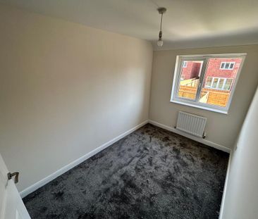 3 bedroom terraced house to rent - Photo 6