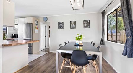 Great Family Home - Photo 2