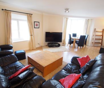 3 bedroom flat to rent - Photo 1