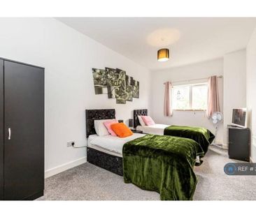 2 bedroom penthouse to rent - Photo 6