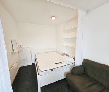 Studio to rent - Photo 4