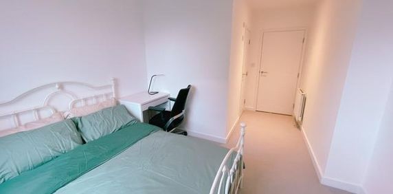 1 bedroom in a house share to rent - Photo 2