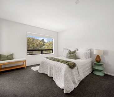 Modern sunlit retreat in Marsden Village, Karori - Photo 4