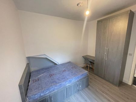 3 bedroom terraced house to rent - Photo 2