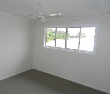 BEAUTIFUL 3 BEDROOM UNIT IN GREAT LOCATION - Photo 6