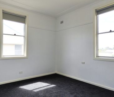 Neat & Tidy Property in Heart of Shortland - Photo 3