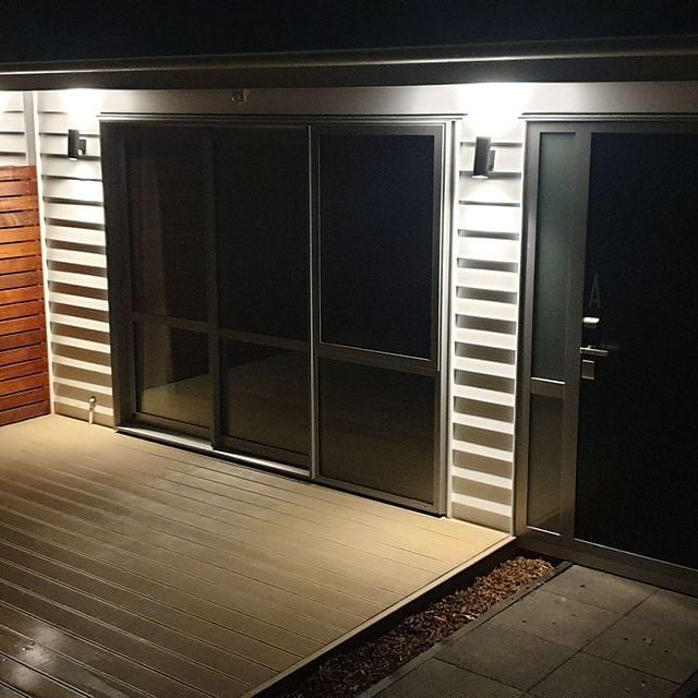 Modern Sunny 3BR Townhouse in Point Chevalier! - Photo 1