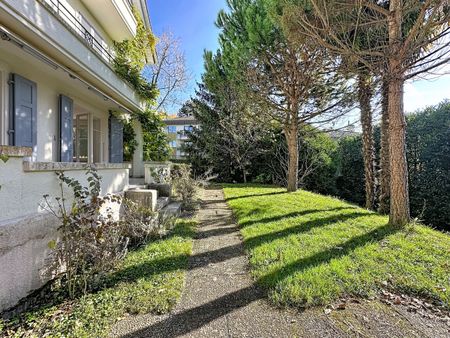 In a residential neighborhood! - Photo 4