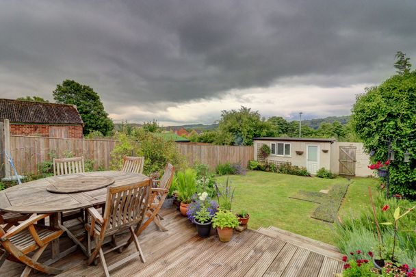 4 bedroom semi detached house to rent - Photo 1