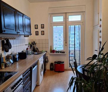Gepflegte Altbauwohnung – ruhig, lichtdurchflutet, mit Balkon - Photo 1