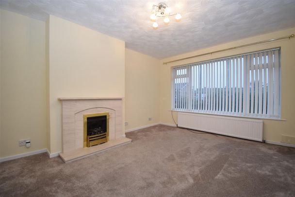 Mapplewell Drive, Ossett - Photo 1