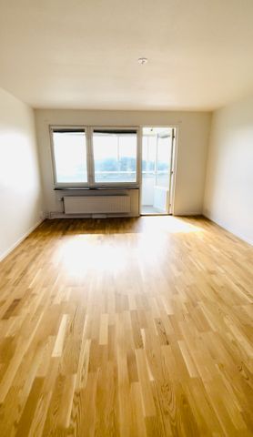 Domarebacken, Norsborg - Photo 2