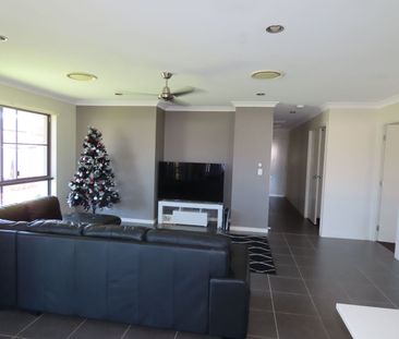 3-5 Highcrest Court, Bucasia - Photo 2