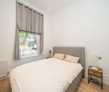 3 bedroom flat to rent - Photo 4