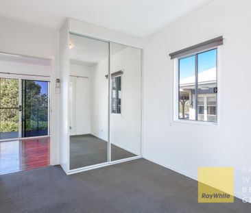 12 Deakin Avenue, Southport QLD 4215 - House For Rent | Domain - Photo 3