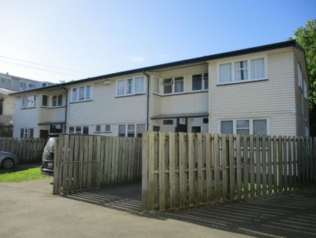 Easy Living - Photo 5