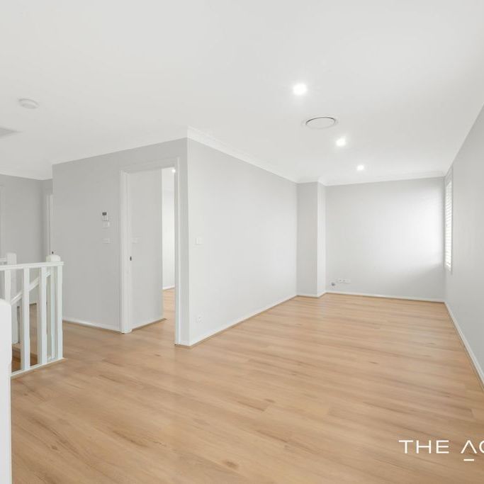 Modern and Spacious 5-Bedroom Family Home - Your Ideal Property Awaits! - Photo 1