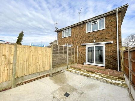 Langney Rise, Eastbourne, BN23 - Photo 5