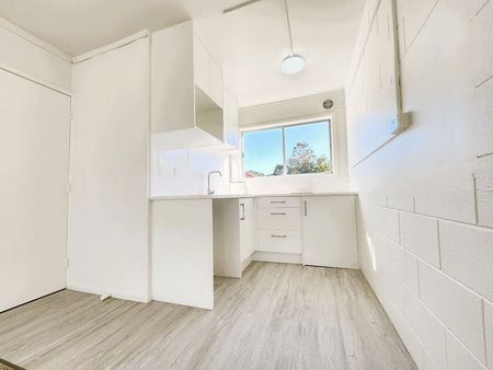 Newly renovated 1-Bedroom - Photo 2