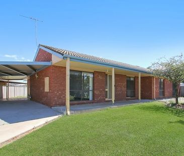 Large Family Home - Photo 3