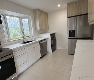 For Lease - 422 Lynett Crescent, Richmond Hill, Ontario - Photo 2