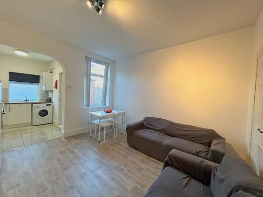 4 bedroom house share to rent - Photo 1