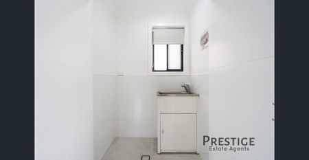 Modern Family Residence! - Photo 3