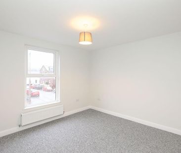 3 bedroom end of terrace house to rent - Photo 5