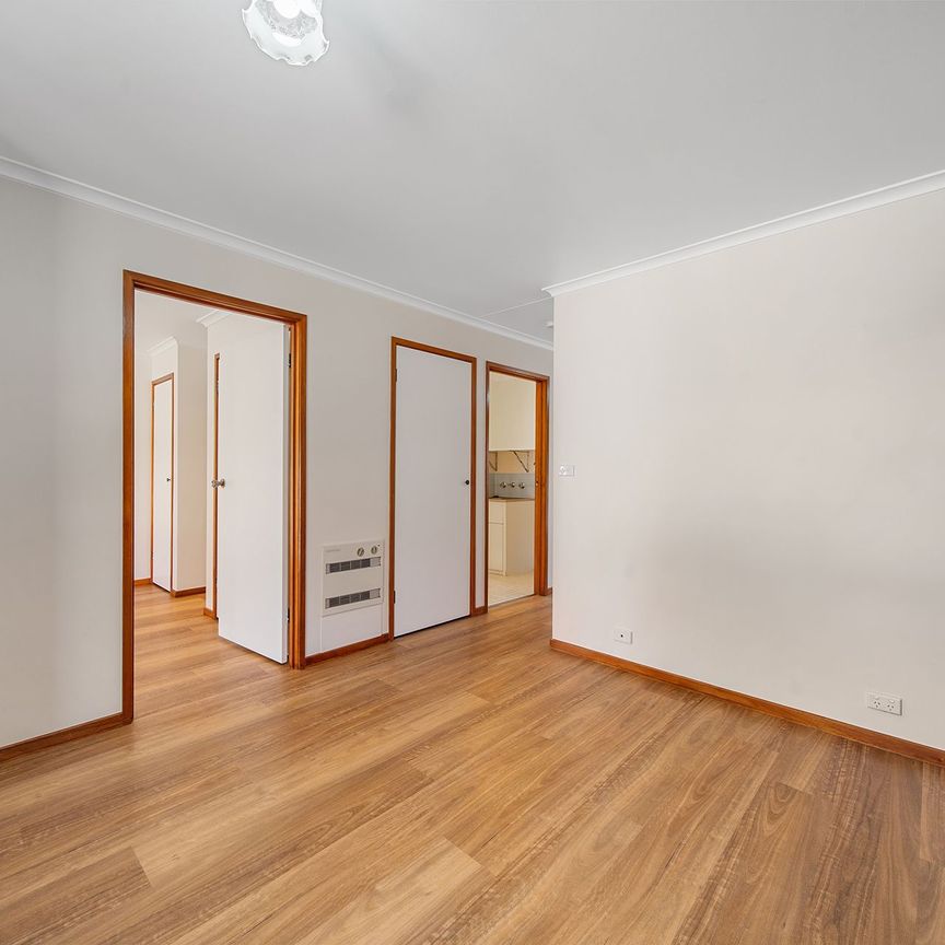 Renovated - Two-bedroom townhouse in great location! - Photo 1