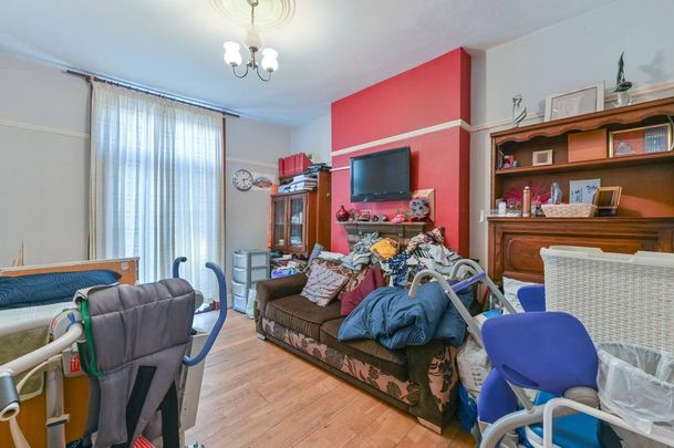 6 bedroom end of terrace house to rent - Photo 1