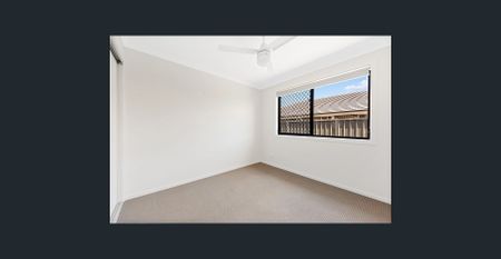 Minutes from the beach and airport in a lovely bush setting - Photo 4