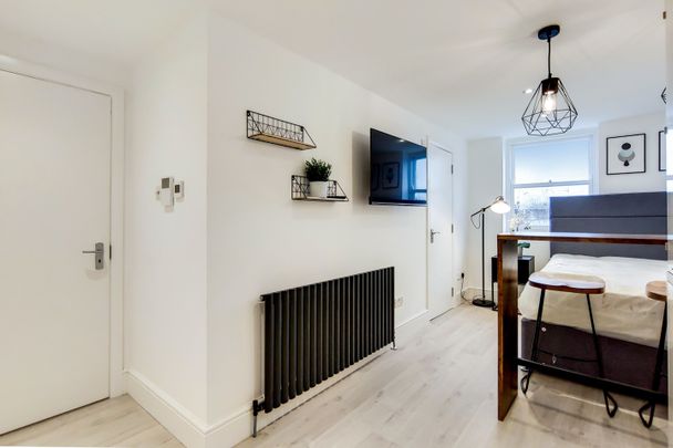 Studio Flat, Gloucester Place, NW1 - Photo 1
