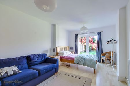 3 bed detached bungalow to rent in Normandy Lane, East Preston, BN16 - Photo 3