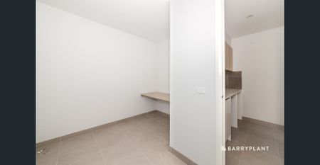 Stunning Townhouse with City Views - Photo 4