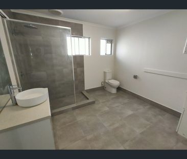 1/213 McLeod Street, Cairns North, Qld 4870 - Photo 2