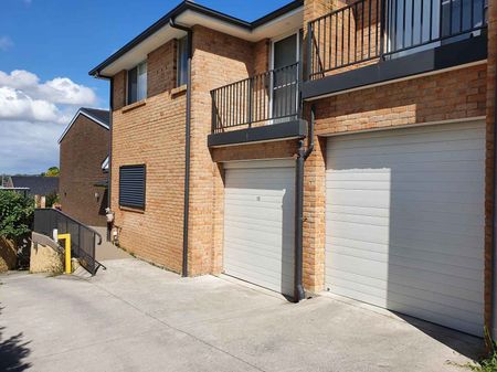 MODERN 3 BEDROOM TOWNHOUSE - Photo 4