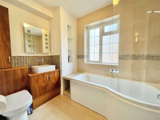 Craigmount, Radlett, Hertfordshire, WD7 - Photo 1