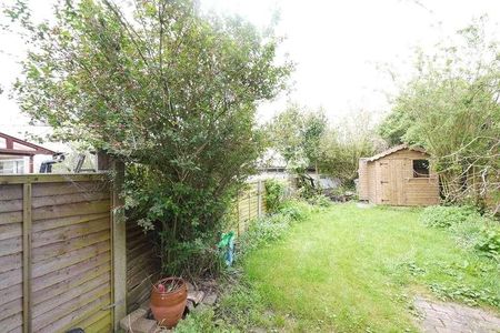 Chase Road, Brentwood, CM14 - Photo 3