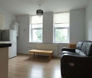 Brownlow Road, N11 - Photo 1