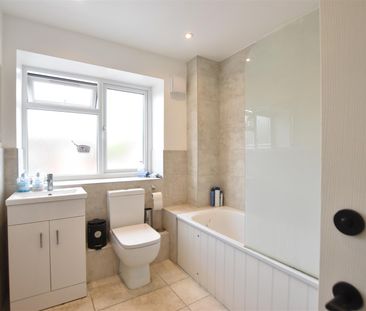 Cobham Road, Fetcham, Leatherhead - Photo 3