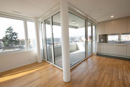 Modern 2.5-room apartment with balcony at Lyss station - Photo 3