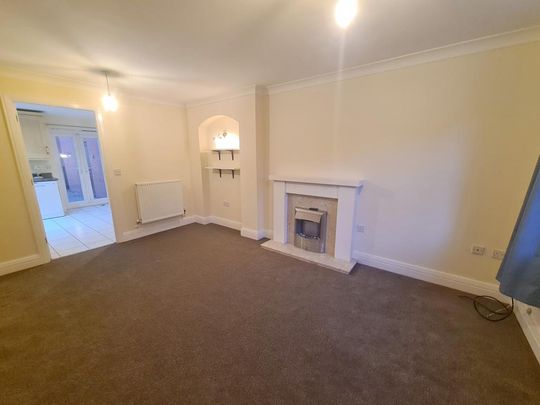 3 bedroom semi-detached house to rent - Photo 1