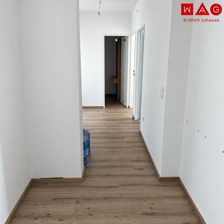 Großzügige 3-Zimmer Wohnung mit Balkon, Aufzug und Tiefgarage in zentraler Lage in Haid! Umgeben von ausgezeichneter Infrastruktur! - Photo 4