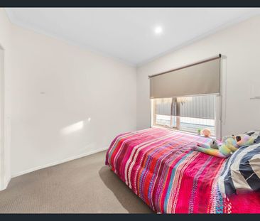 2/33 Henry St, St Albans, Vic 3021 - Photo 5