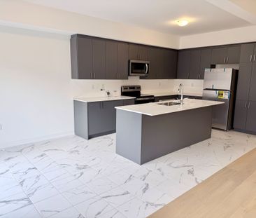 For Lease - 93 Flan Boulevard, Barrie, Ontario - Photo 4