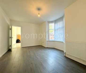 5 bedroom semi-detached house to rent - Photo 3