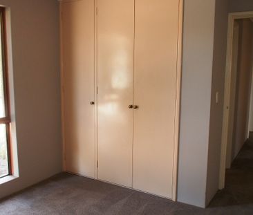 COASTAL LIVING! LIFESTYLE FOCUSSED! & PET-FRIENDLY UNIT WITH A BACK... - Photo 5