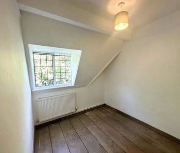 A refurbished Grade II listed period cottage in this desirable vill... - Photo 6