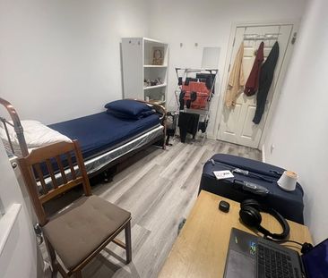 Room in a Shared House, Harrow Road, HA9 - Photo 2